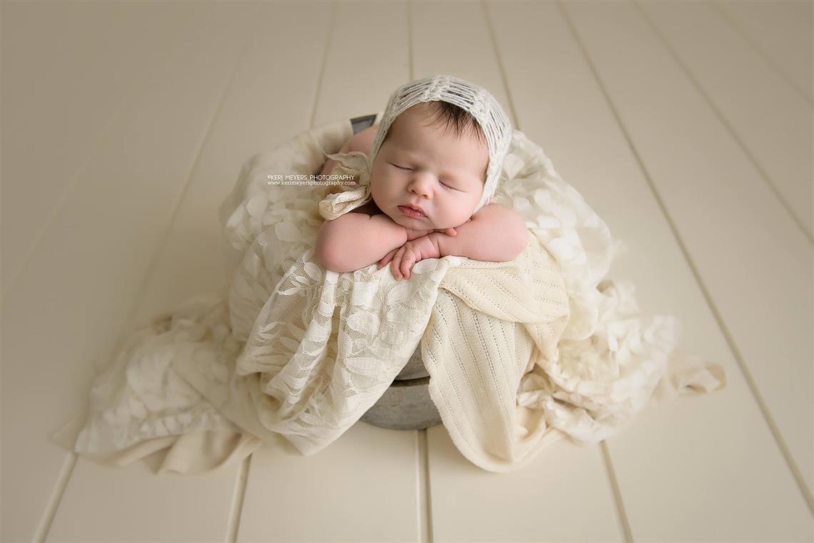 newborn photography community critique photo submitted by Keri Meyers - 7 community members set this photo as a favourite image.