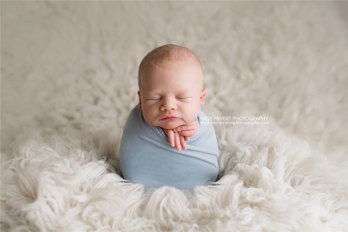 newborn photography community critique photo submitted by Keri Meyers - 2 community members set this photo as a favourite image.