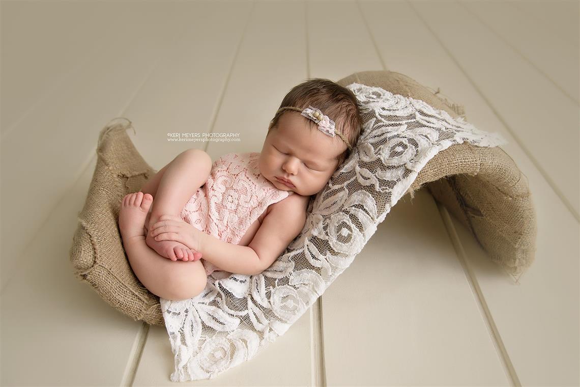 newborn photography community critique photo submitted by Keri Meyers - 2 community members set this photo as a favourite image.