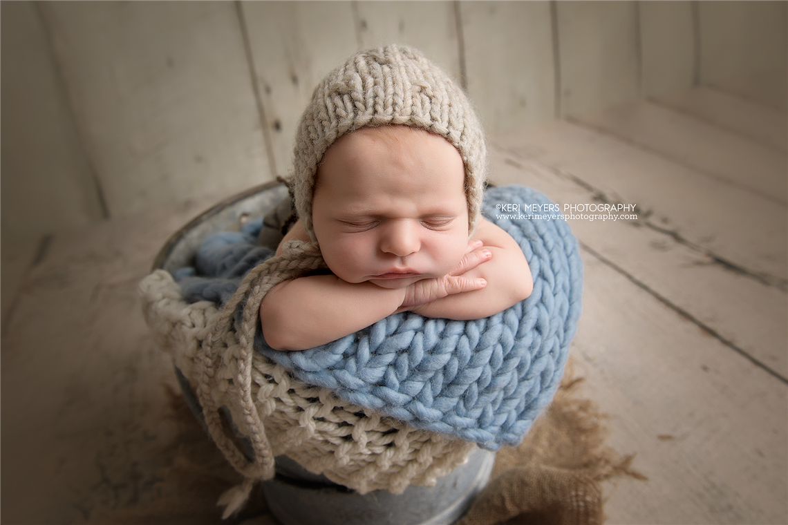 newborn photography community critique photo submitted by Keri Meyers - 3 community members set this photo as a favourite image.