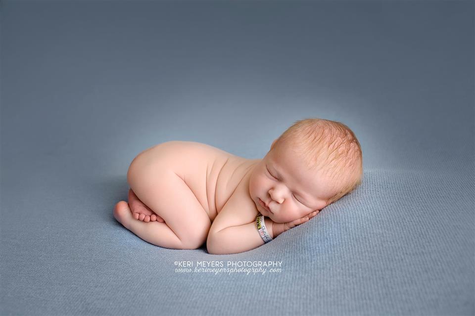 newborn photography community critique photo submitted by Keri Meyers - 5 community members set this photo as a favourite image.