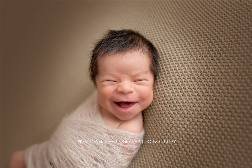 newborn photography community critique photo submitted by Keri Meyers - 8 community members set this photo as a favourite image.