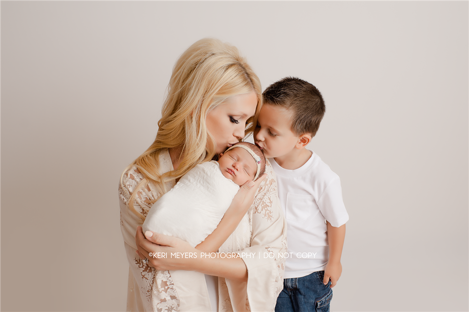 newborn photography community critique photo submitted by Keri Meyers - 4 community members set this photo as a favourite image.