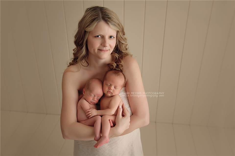 newborn photography community critique photo submitted by Keri Meyers - 4 community members set this photo as a favourite image.