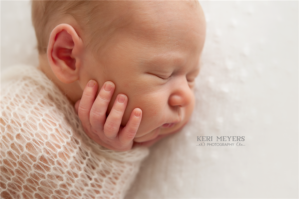 newborn photography community critique photo submitted by Keri Meyers - 5 community members set this photo as a favourite image.
