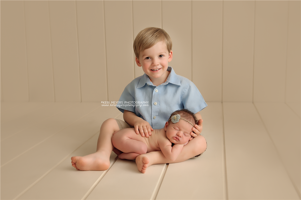 newborn photography community critique photo submitted by Keri Meyers - 5 community members set this photo as a favourite image.