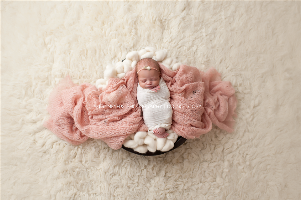 newborn photography community critique photo submitted by Keri Meyers - 5 community members set this photo as a favourite image.