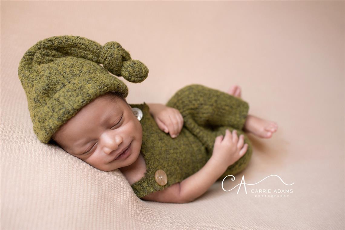 newborn photography community critique photo submitted by Carrie Adams - 3 community members set this photo as a favourite image.