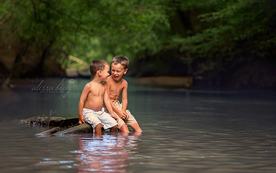 newborn photography community critique photo submitted by Alissa Bray - 4 community members set this photo as a favourite image.