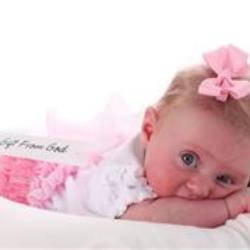 Jamie Hoenshel Newborn Photographer - profile picture