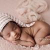 newborn photographer Lyndsey Lewis